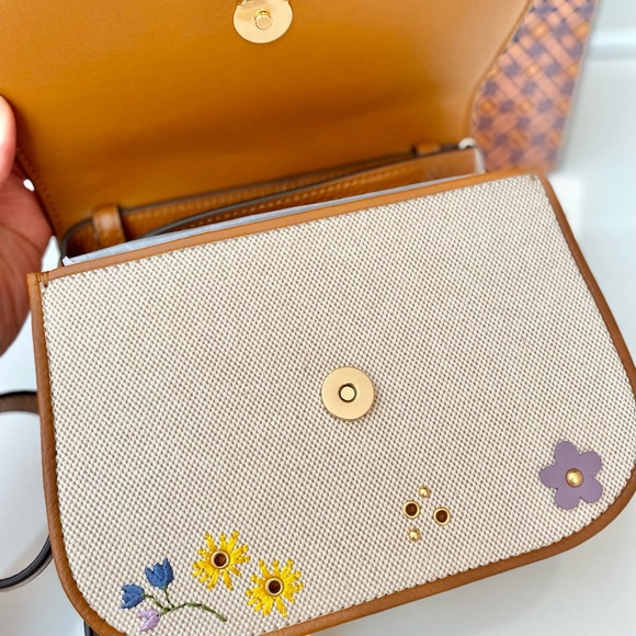 SOLD🌼NEW🌺🌼Tory Burch Britten floral canvas small saddle bag/crossbody - Picture 13 of 16